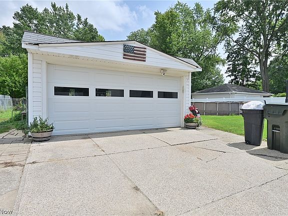5th image of 5905 Stearns Rd