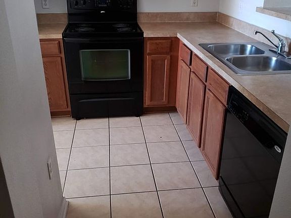 5th image of 8737 Sheldon Creek Blvd