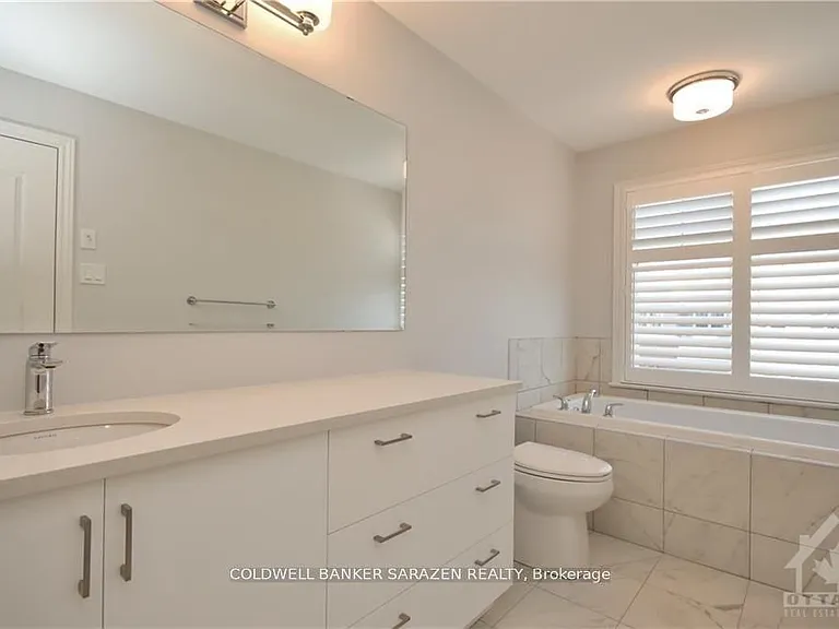 538 Sonmarg Cres — Photo 17