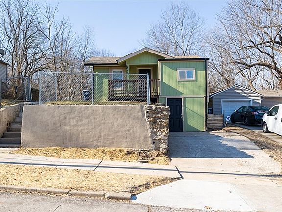 2nd image of 4218 Cypress Ave