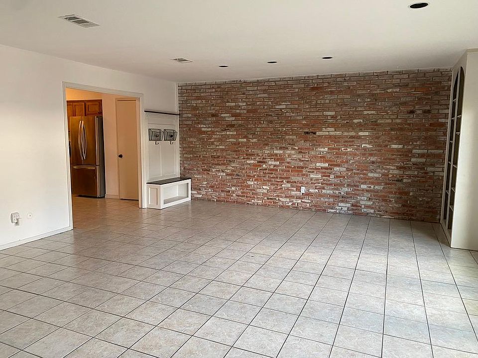 1st image of 13200 Trail Hollow Dr