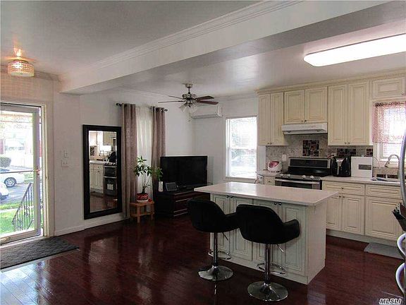 2nd image of 33 Pearl St