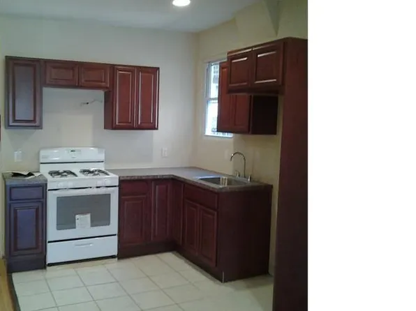160 Carteret Ave, Jersey City, NJ 07305