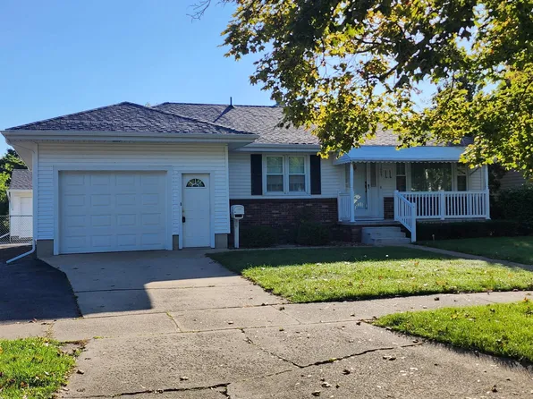 1005 Maple St, Essexville, MI 48732