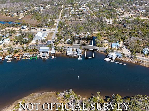 2nd image of 707 SE Riverside Dr