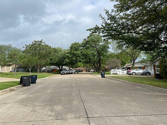 4th image of 5209 Odessa Ave