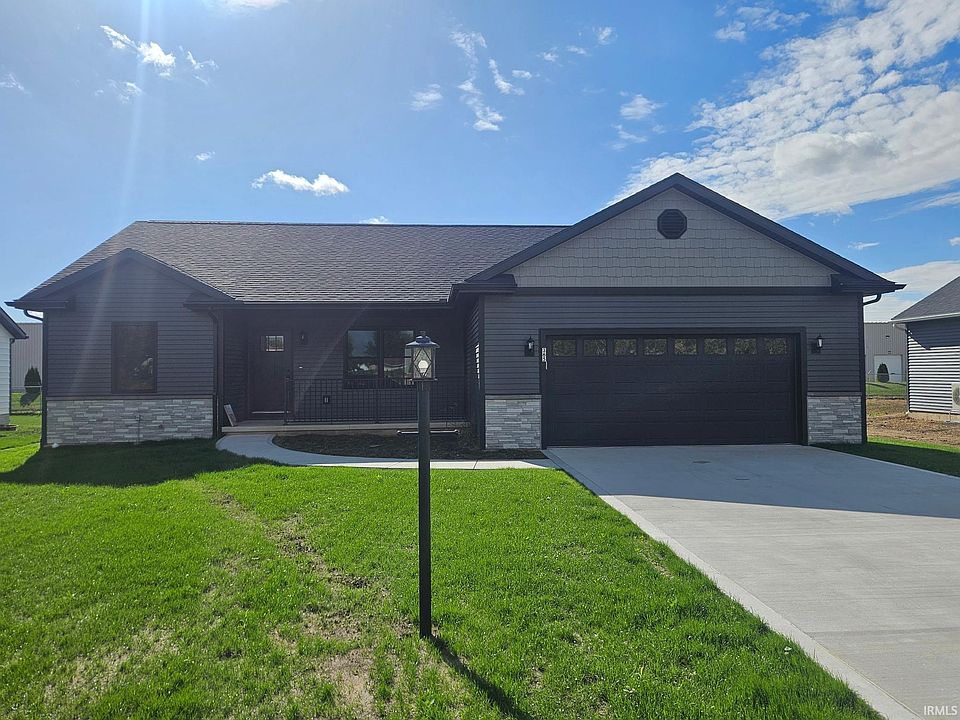 1st image of 365 E Country Ln