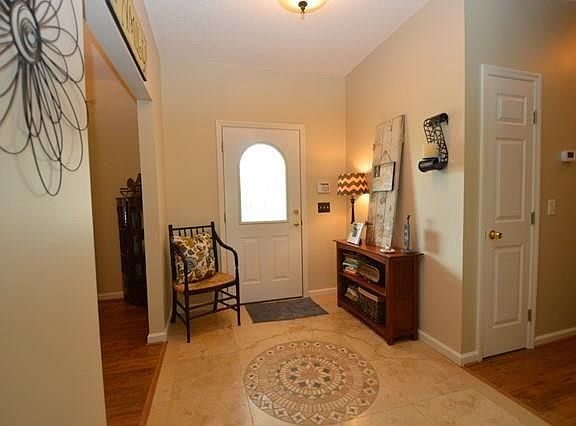 3rd image of 102 Hidden Lakes Dr
