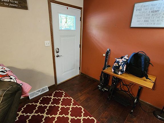 3rd image of 105 Spruce Dr