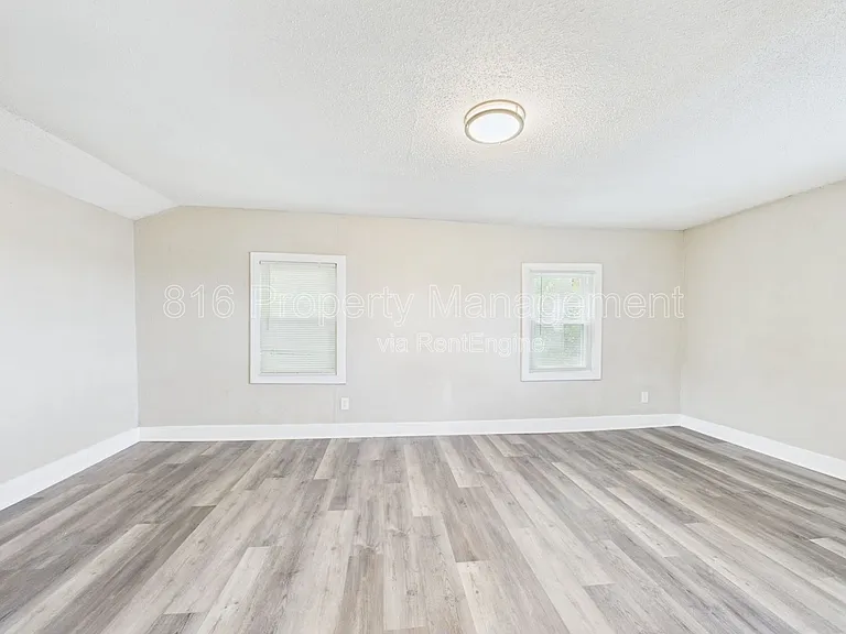 4417 Wayne Ave — Photo 14