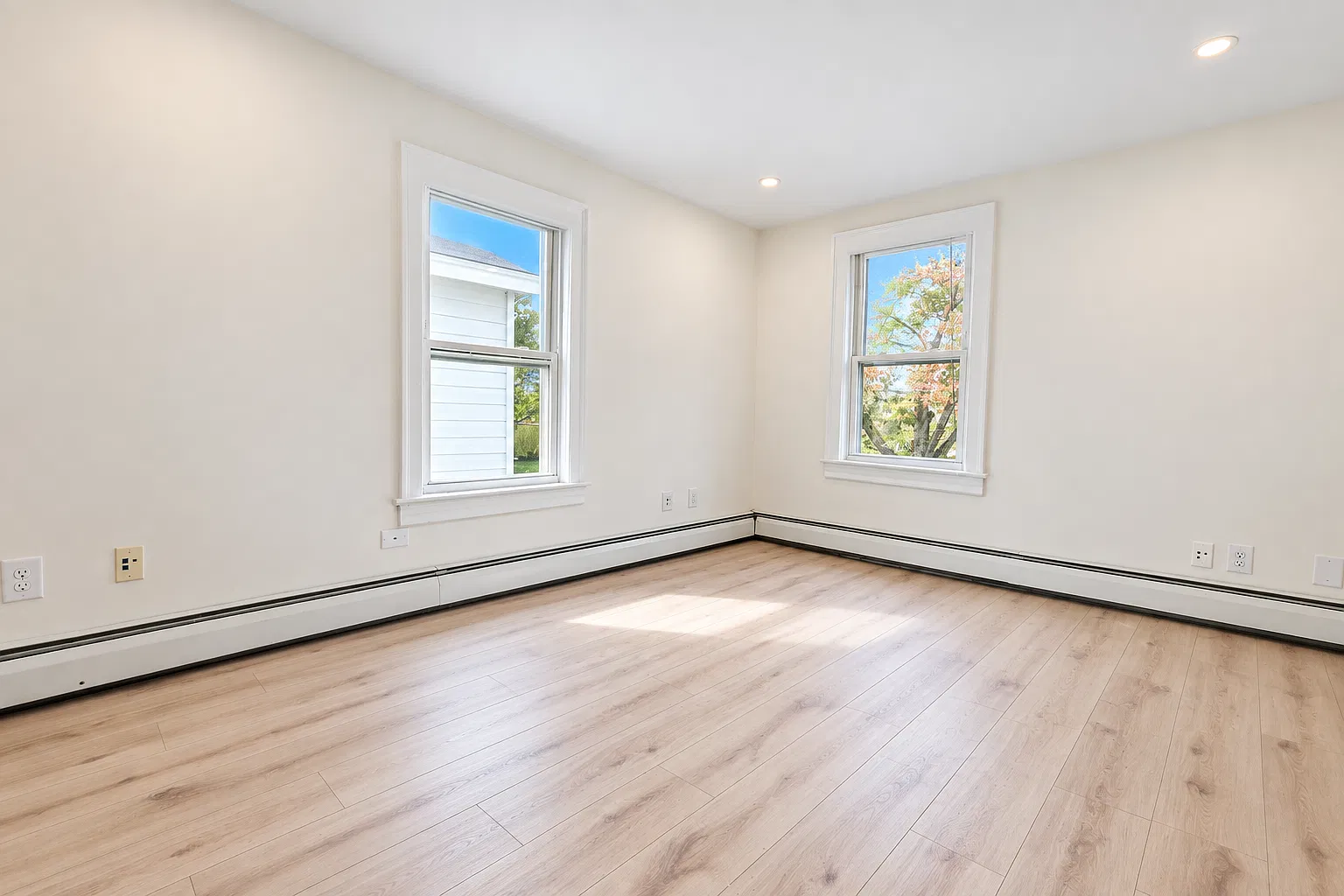 2 bed, 1024 sqft, $4,300 — Photo 4