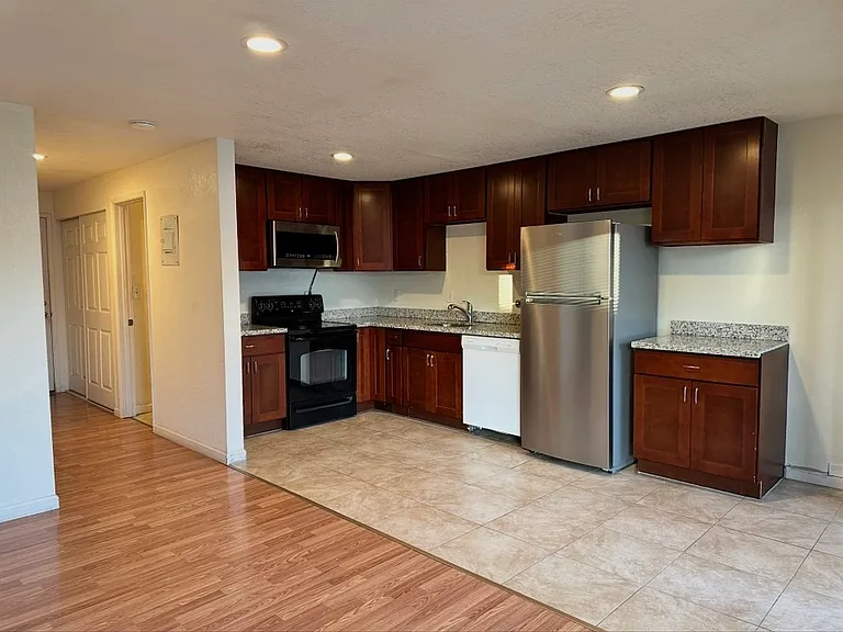 13411 Roosevelt Way N #301 — Photo 8