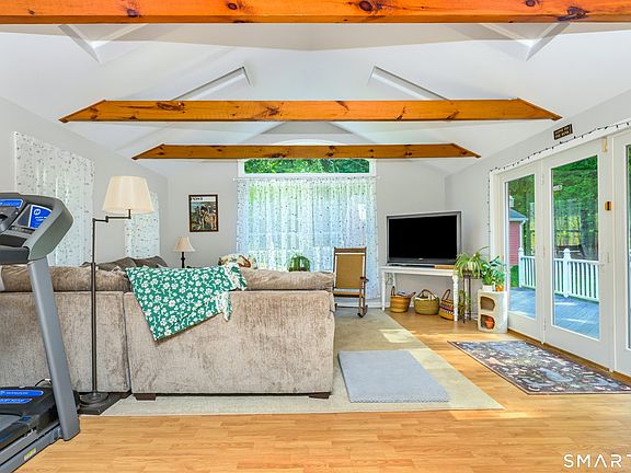 3rd image of 435 West Shepard Avenue