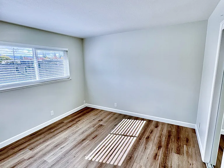 Escape Apartments — Photo 31