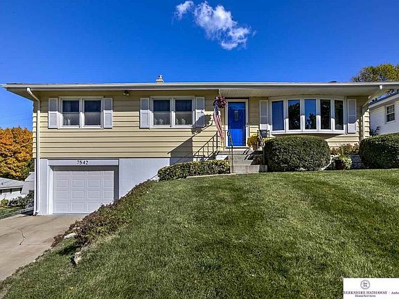 2nd image of 7542 Hascall St