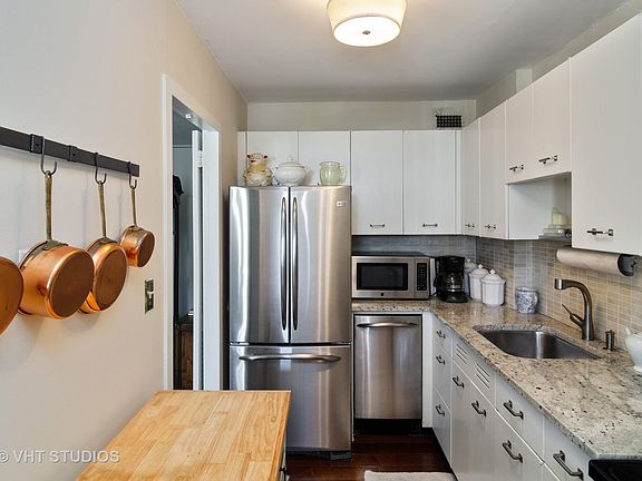 4th image of 1355 N Sandburg Ter APT 1508