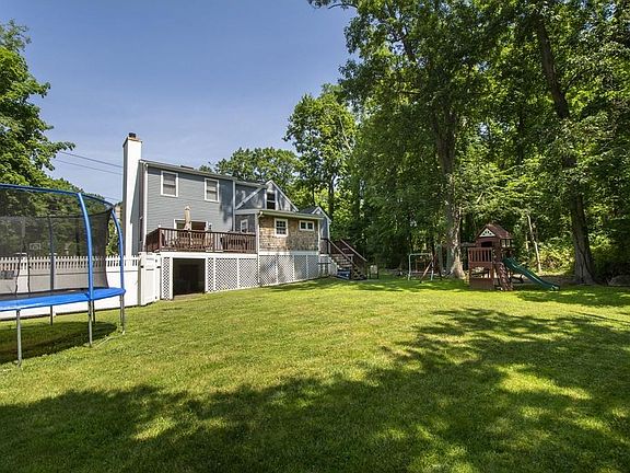 3rd image of 290 Beechwood St