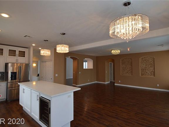 4th image of 1308 Echo Creek St