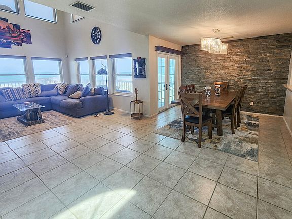 5th image of 44 Sea Vista Dr
