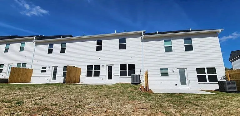 1476 Fern Ridge Ln — Photo 18