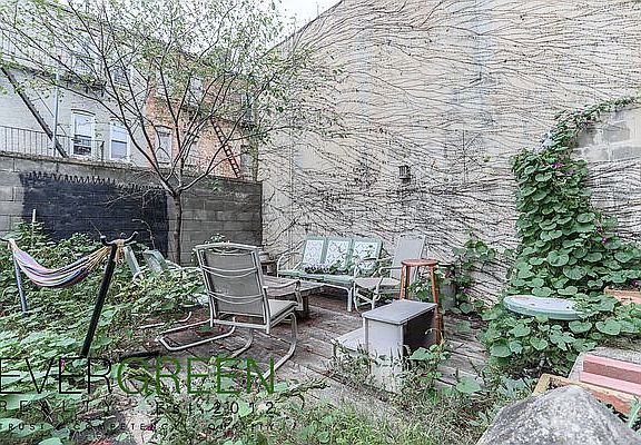 3rd image of 89 Grattan St APT 1R