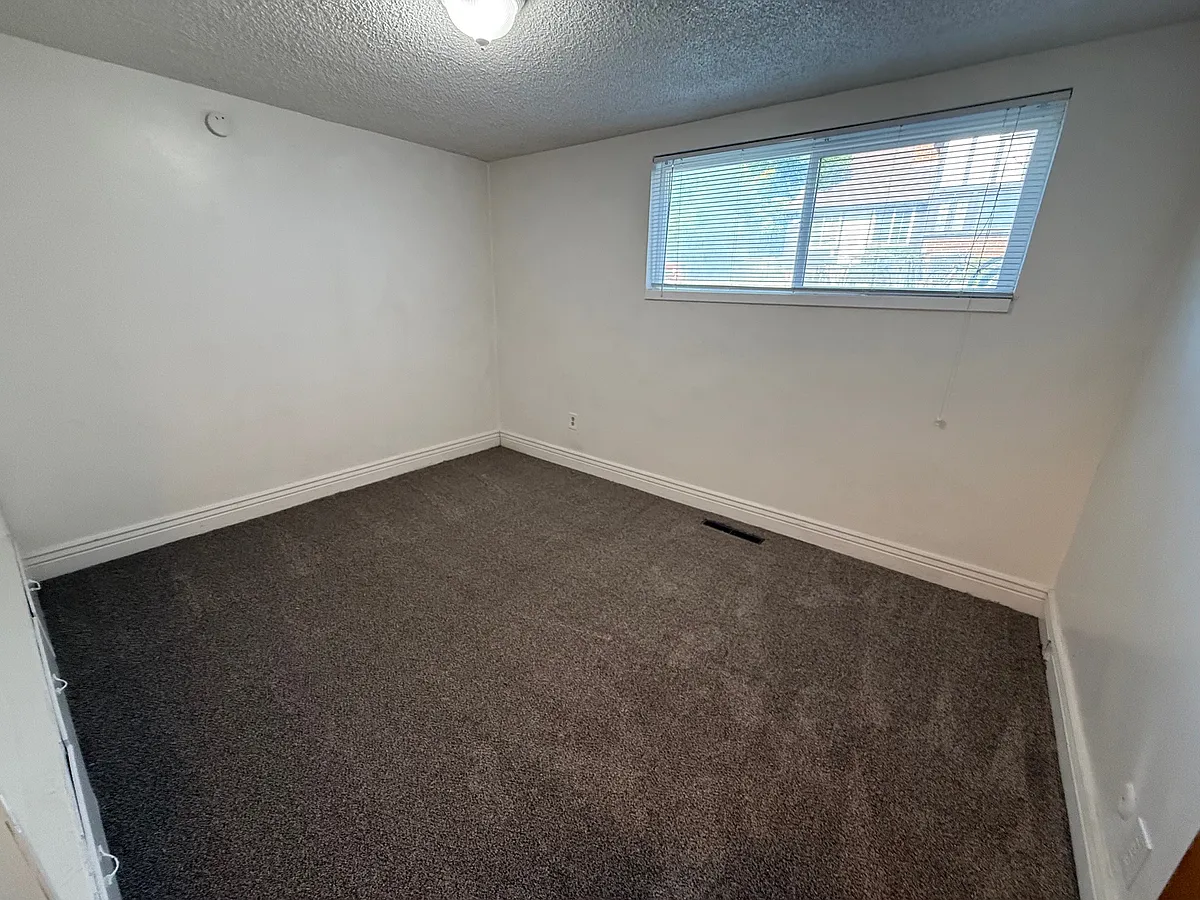 Building Photo - 330 N 700 E #B4