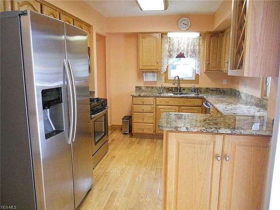 4th image of 1210 Birch Ln