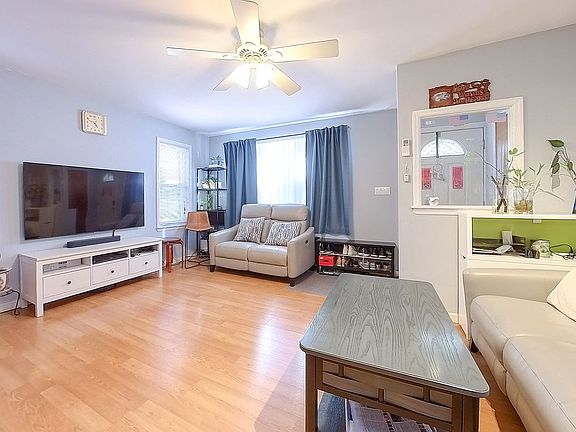 3rd image of 17129 Courtney Ave