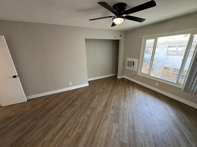 5412 Carlton Way #4 — Photo 3