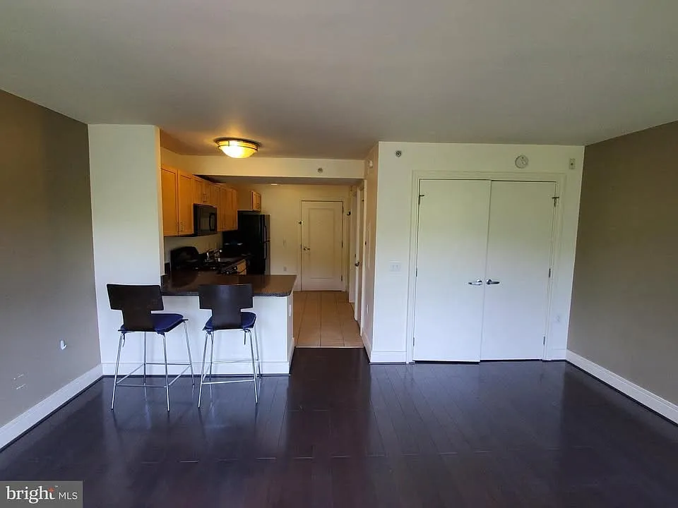 Studio, 445 sqft, $1,700 — Photo 2