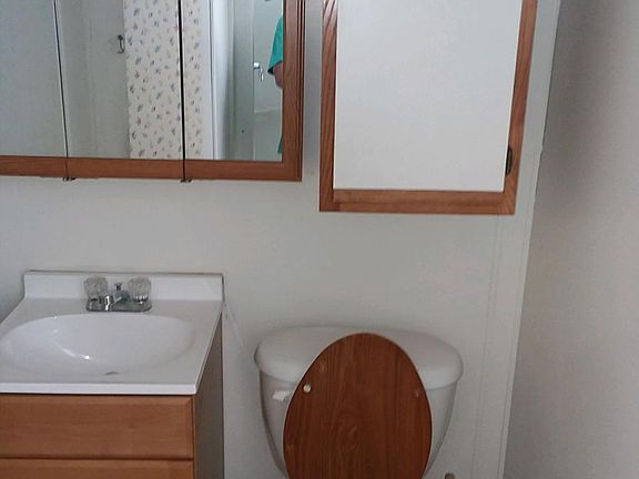 3rd image of 624 S 31st St #C