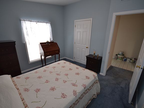 3rd image of 3501 Lincoln Ave. #80