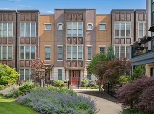 3006 W Newport Ave, Chicago, IL 60618