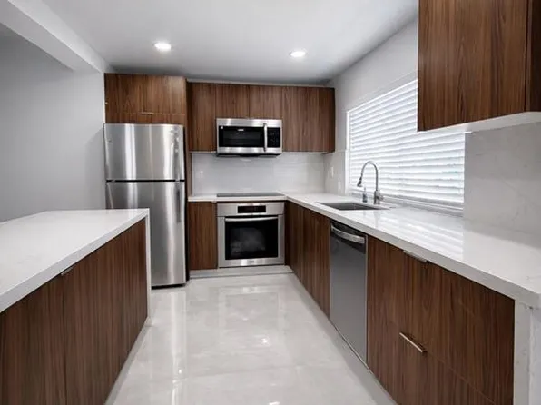 916 NE 2nd St Unit B, Hallandale, FL 33009
