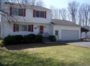 41 Thornberry Dr, Glens Falls, NY 12801