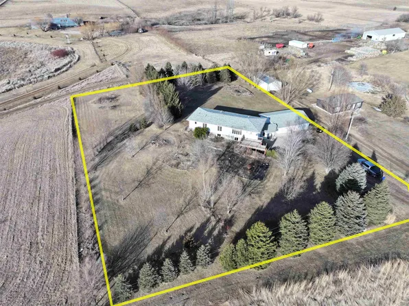 1806 Highway 9, Spirit Lake, IA 51360