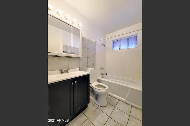 8245 N 31st Ave — Photo 3