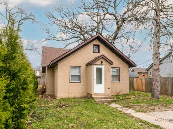 1205 Sunnyside Ct, Round Lake, IL 60073