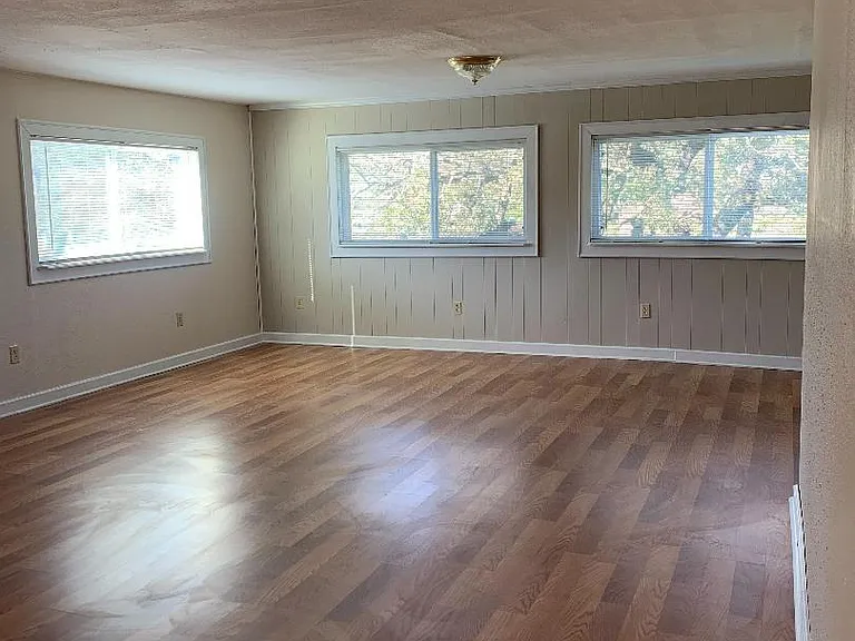 1339 FM 2104 — Photo 11
