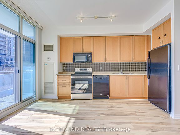 5th image of 220 Burnhamthorpe Rd W #604