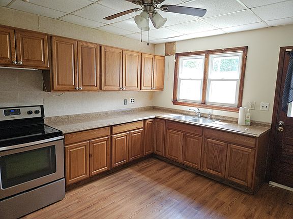 3rd image of 301 College Ave