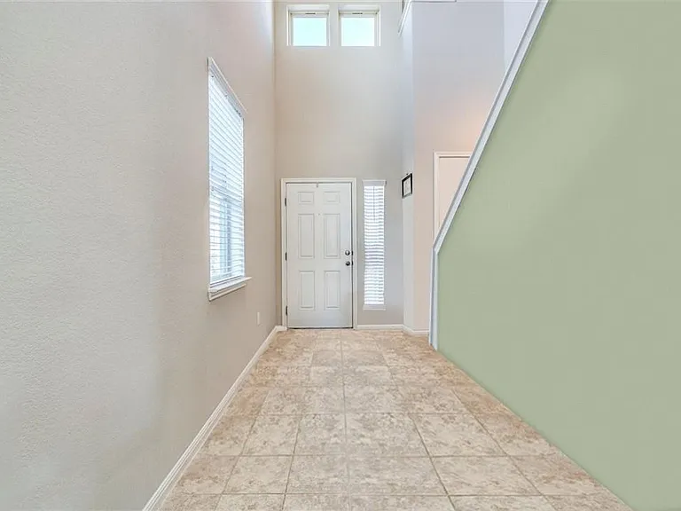 162 Eagle Brook Ln — Photo 5