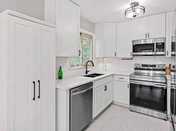 2613 107th Ln NW, Coon Rapids, MN 55433