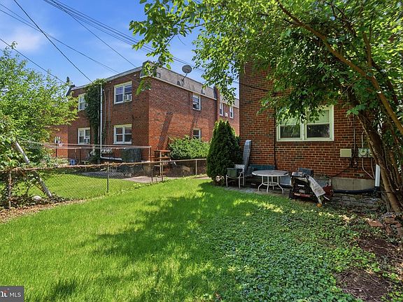 3rd image of 409 W Logan St