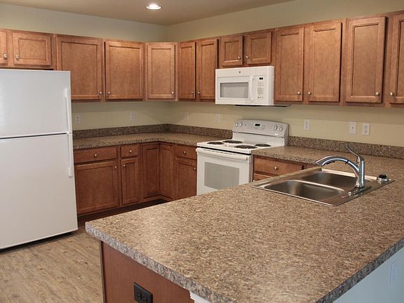 3rd image of 166 N Oakwood Ln