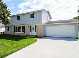 2612 Cedar Ave, White Bear Lake, MN 55110