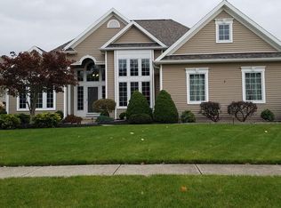 7 Heathrow Ct, Lancaster, NY 14086