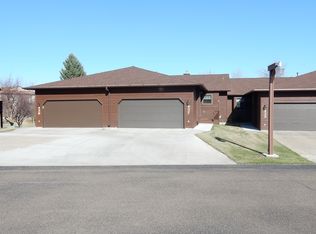 437 E Brandon Dr, Bismarck, ND 58503