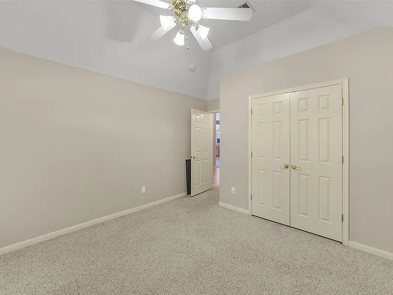 19254 Dillsbury Ct — Photo 37