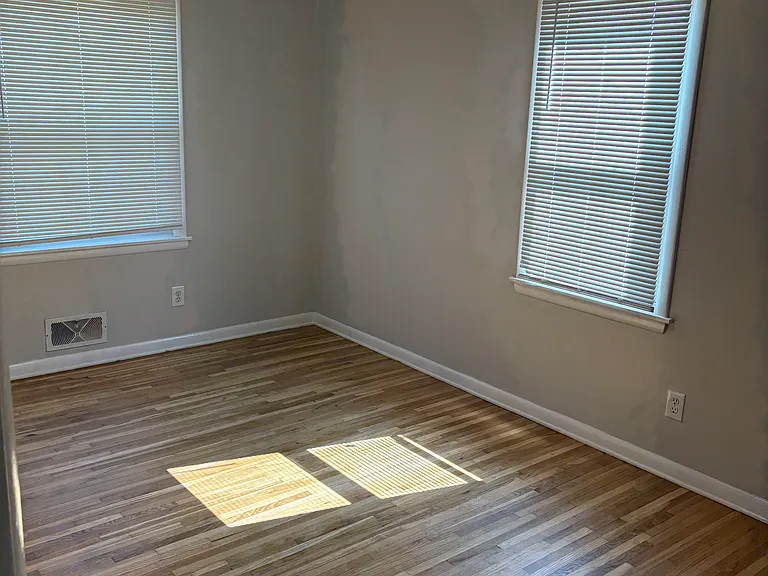 420 Dawnlee Ave — Photo 4
